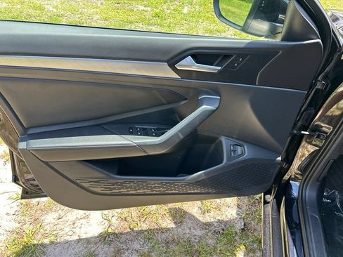 Used 2023 Volkswagen Jetta SE w/ Panoramic Sunroof Package FWD image 17