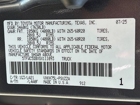 Used 2025 Toyota Tundra Platinum w/ TRD Off-Road Package AWD/4WD image 24