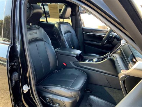 Used 2022 Jeep Grand Cherokee Overland image 15