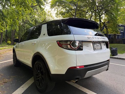 Used 2018 Land Rover Discovery Sport HSE AWD/4WD image 6