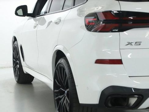 Certified 2024 BMW X5 xDrive40i w/ M Sport Package AWD/4WD image 43