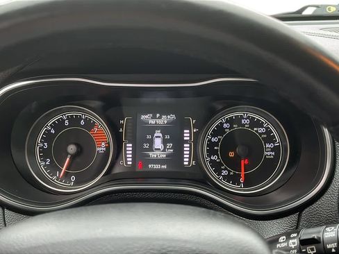 Used 2019 Jeep Cherokee Altitude image 14