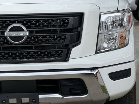 Used 2023 Nissan Titan SV AWD/4WD image 9