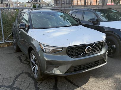 New 2026 Volvo XC40 B5 Core w/ Protection Package Premier