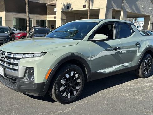Used 2025 Hyundai Santa Cruz SE image 7
