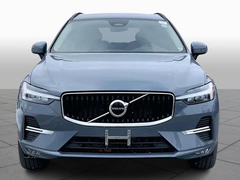 Used 2022 Volvo XC60 B5 Momentum w/ Climate Package image 4