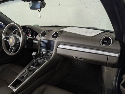 Certified 2024 Porsche 718 Boxster RWD image 18