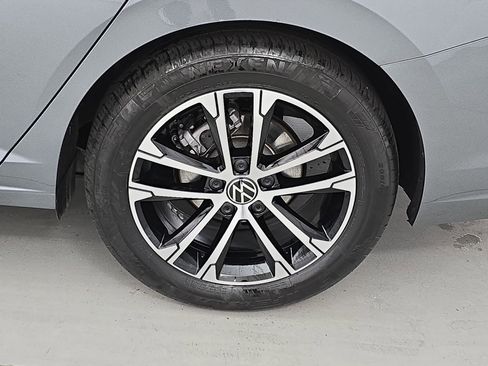 Certified 2025 Volkswagen Jetta Sport image 32