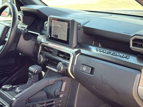 Certified 2025 Toyota Tacoma SR5 AWD/4WD image 30