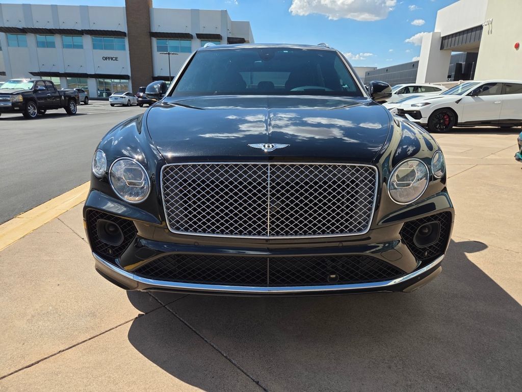 Used 2021 Bentley Bentayga AWD/4WD image 2