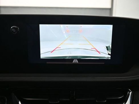 Used 2025 Buick Envista Sport Touring FWD image 18