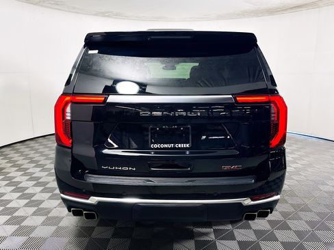 Used 2025 GMC Yukon Denali AWD/4WD image 4