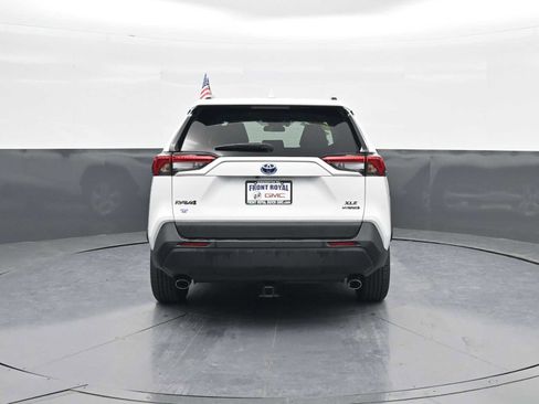 Used 2021 Toyota RAV4 XLE w/ Convenience Package image 6