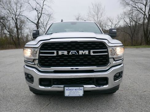 Used 2024 RAM 2500 Big Horn AWD/4WD image 3