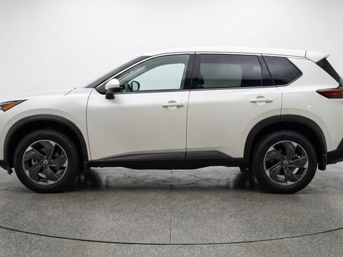 Used 2025 Nissan Rogue SV AWD/4WD image 5