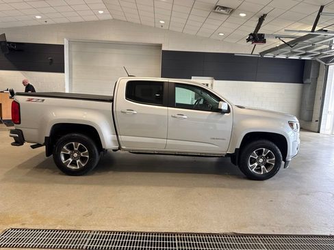 Used 2017 Chevrolet Colorado Z71 AWD/4WD image 8