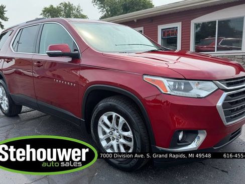 Used 2018 Chevrolet Traverse LT AWD/4WD image 1