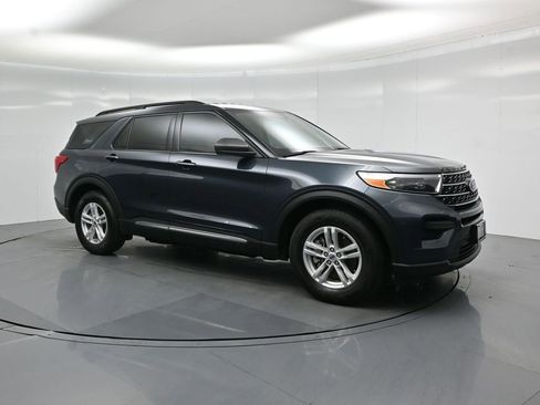 Certified 2024 Ford Explorer XLT RWD image 27