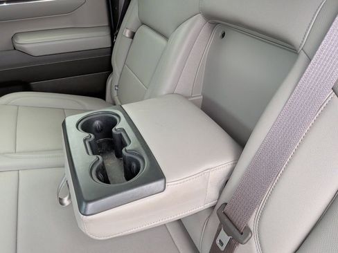 Used 2023 GMC Sierra 1500 SLT image 38