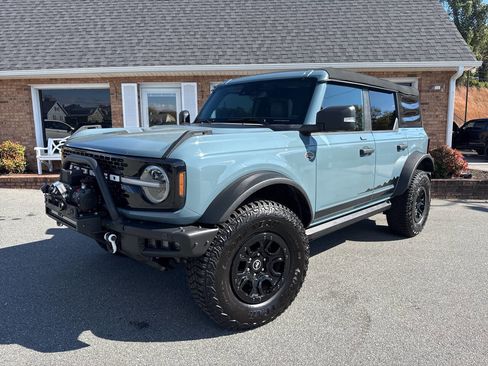 Used 2022 Ford Bronco Wildtrak image 2