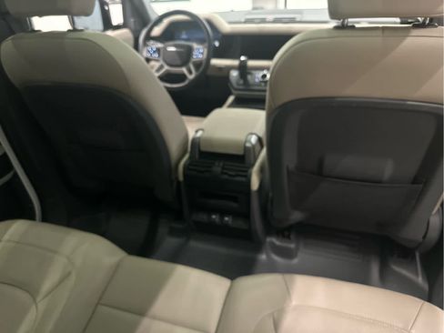 Used 2024 Land Rover Defender 110 S image 19