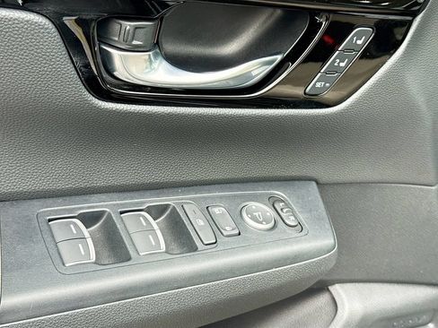 Used 2025 Honda CR-V EX-L image 22