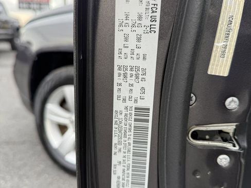 Used 2015 Jeep Compass High Altitude image 38