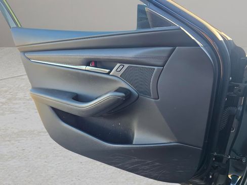 Used 2025 MAZDA MAZDA3 s image 17