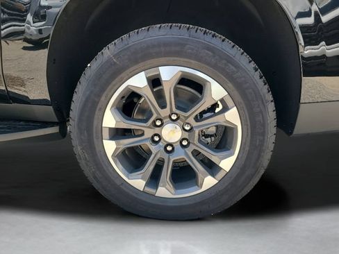 New 2026 Chevrolet Suburban LT w/ Comfort Package RWD image 36