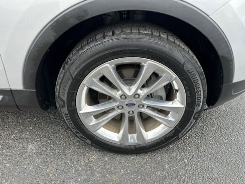 Used 2019 Ford Explorer XLT w/ Equipment Group 202A image 26