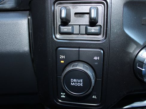 New 2026 Ford F350 Lariat w/ Black Appearance Package image 25