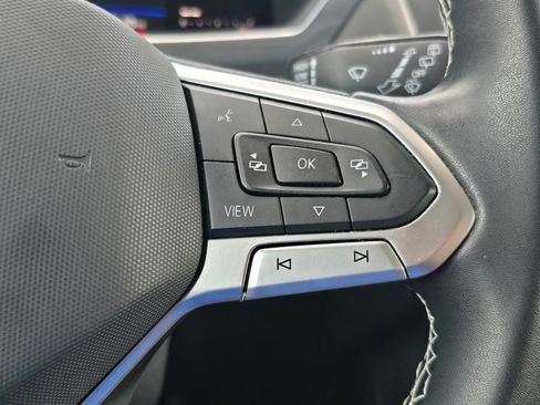 Used 2022 Volkswagen Tiguan SE AWD/4WD image 16