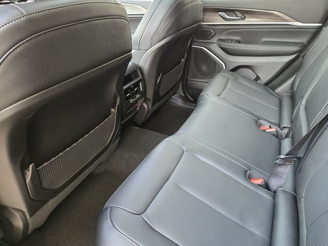 New 2027 Jeep Grand Cherokee Limited AWD/4WD image 21