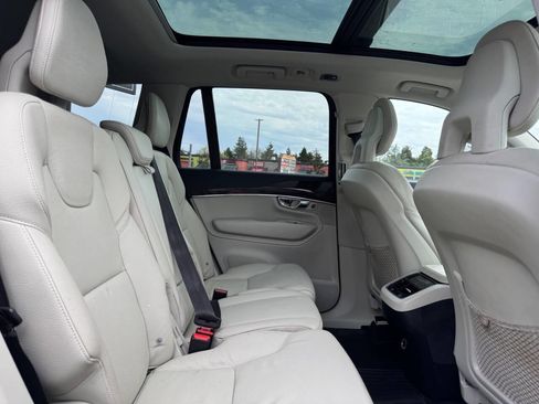 Used 2016 Volvo XC90 T6 Momentum w/ Momentum Plus Package image 17