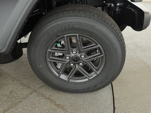 New 2026 Jeep Gladiator Sport image 19