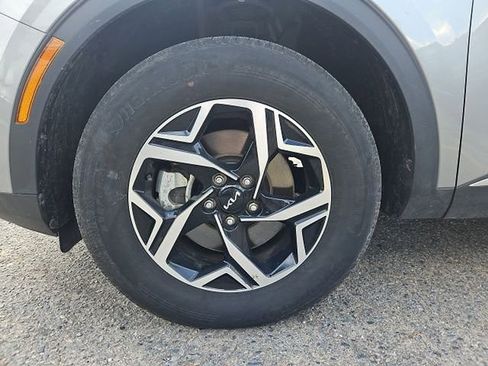 Certified 2024 Kia Sportage LX image 3