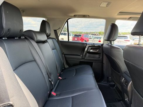 Used 2020 Toyota 4Runner TRD Off-Road Premium w/ Moonroof Package AWD/4WD image 41