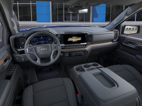 New 2025 Chevrolet Silverado 1500 LT w/ Safety Package AWD/4WD image 15