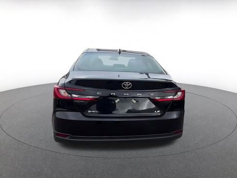 Used 2025 Toyota Camry LE image 12