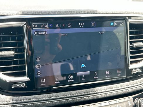 Used 2026 Chrysler Pacifica Limited AWD/4WD image 18