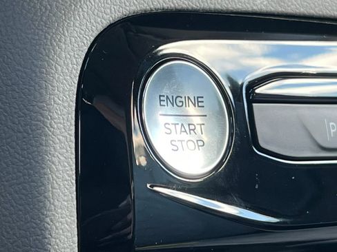 New 2024 Ford Escape SE w/ PHEV Premium Package FWD image 30