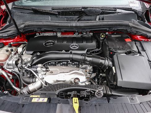 Certified 2021 Mercedes-Benz GLA 250 image 30