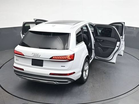 Used 2023 Audi Q7 3.0T Premium w/ Convenience Package AWD/4WD image 40