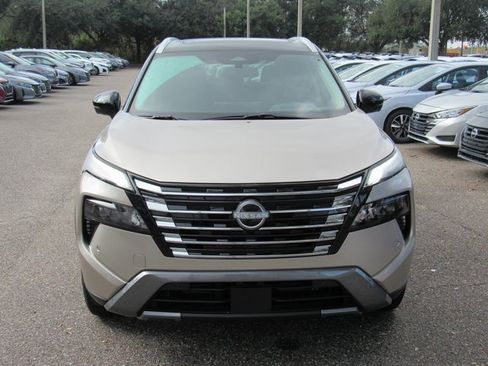 Certified 2025 Nissan Rogue SL w/ SL Premium Package image 8