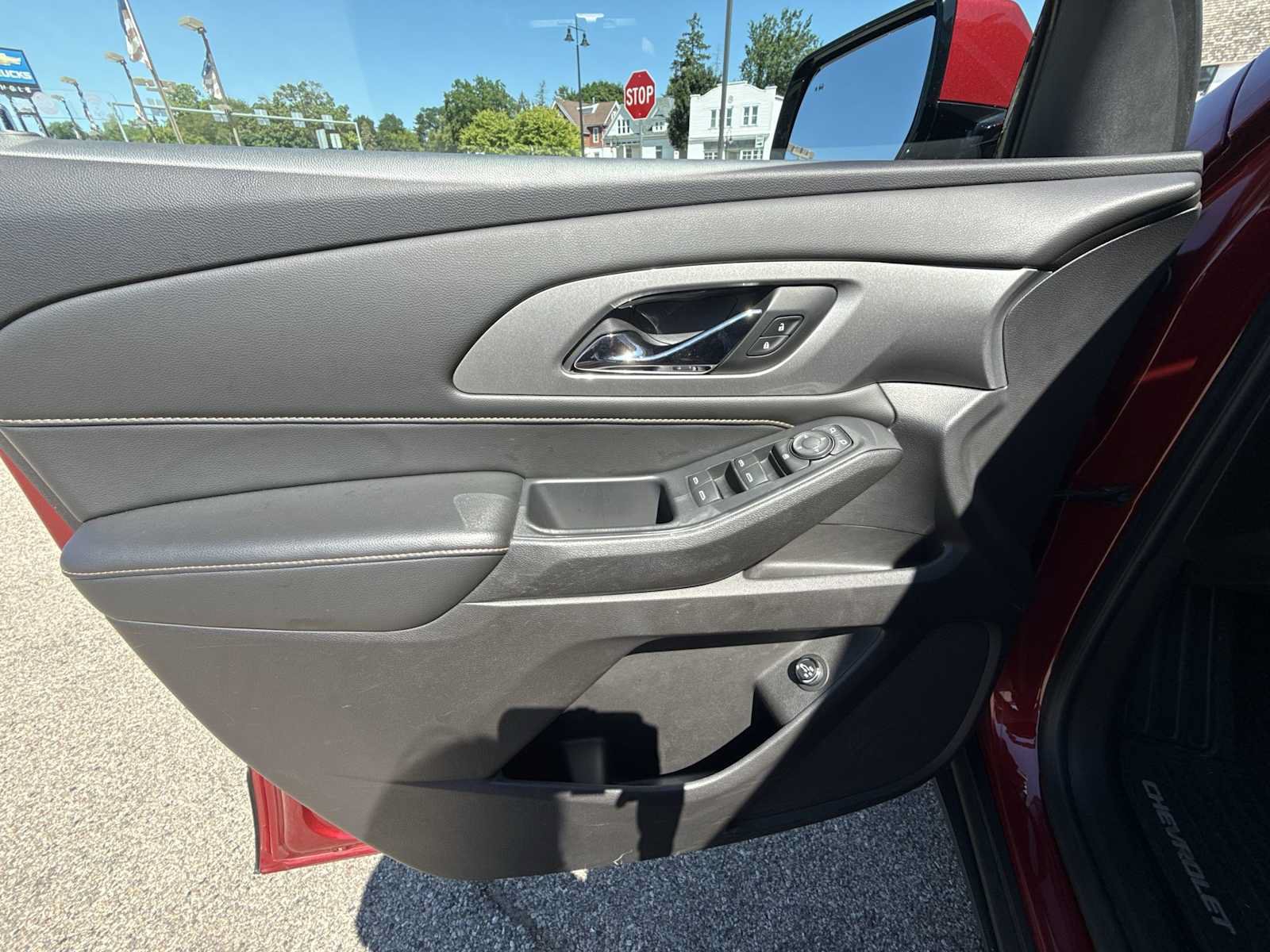 Certified 2018 Chevrolet Traverse LT FWD image 21