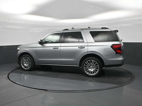Used 2023 Ford Expedition Limited AWD/4WD image 5