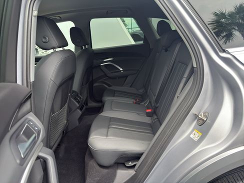 Used 2025 Audi Q5 Premium w/ Convenience Package AWD/4WD image 13