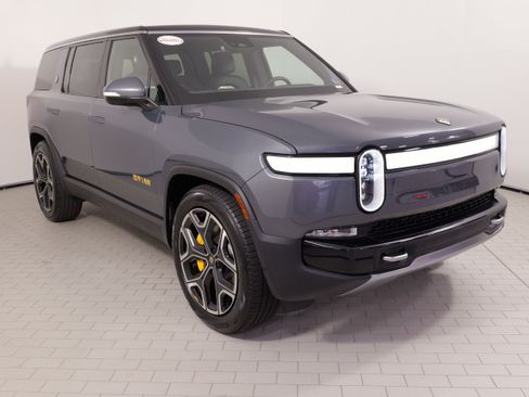 Used 2023 Rivian R1S Adventure AWD/4WD image 6