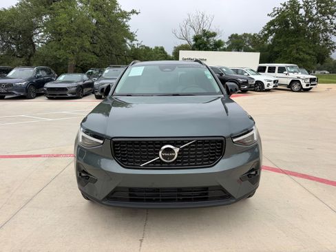 Certified 2026 Volvo XC40 B5 Plus w/ Climate Package AWD/4WD image 8