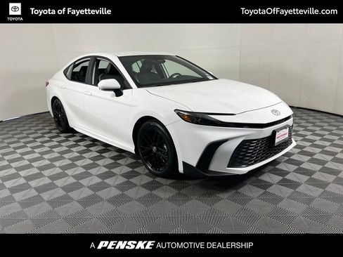 Certified 2025 Toyota Camry SE FWD image 6